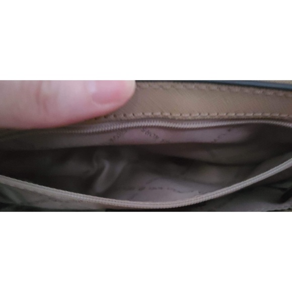 Michael Michael Kors Sylvia small camel leather purse NWT - Picture 7 of 13